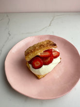 Load image into Gallery viewer, In person class - strawberry shortcake and cherry chocolate mousse - 28/11