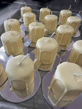 Load image into Gallery viewer, In person class - edible candles - 2/8
