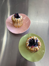 Load image into Gallery viewer, In person class - Blackcurrant and Strawberry Gateaux - 4/10
